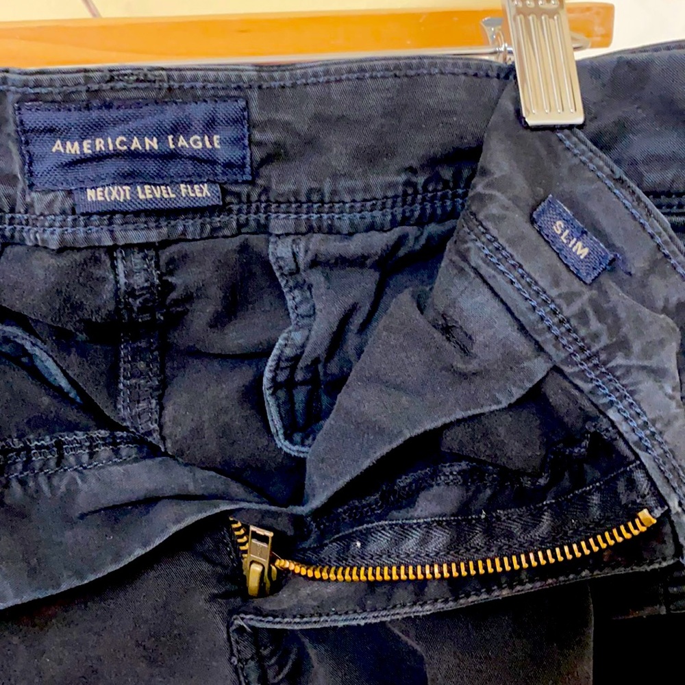 American Eagle khaki men’s pants 32 x 34 Black